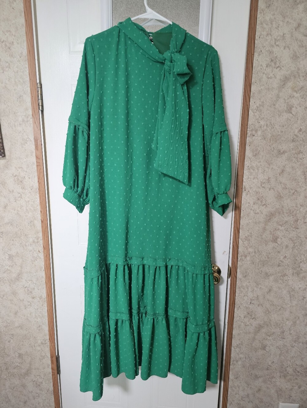 Zadie B's Green Women's Long Tie-Neck Tiered Dress